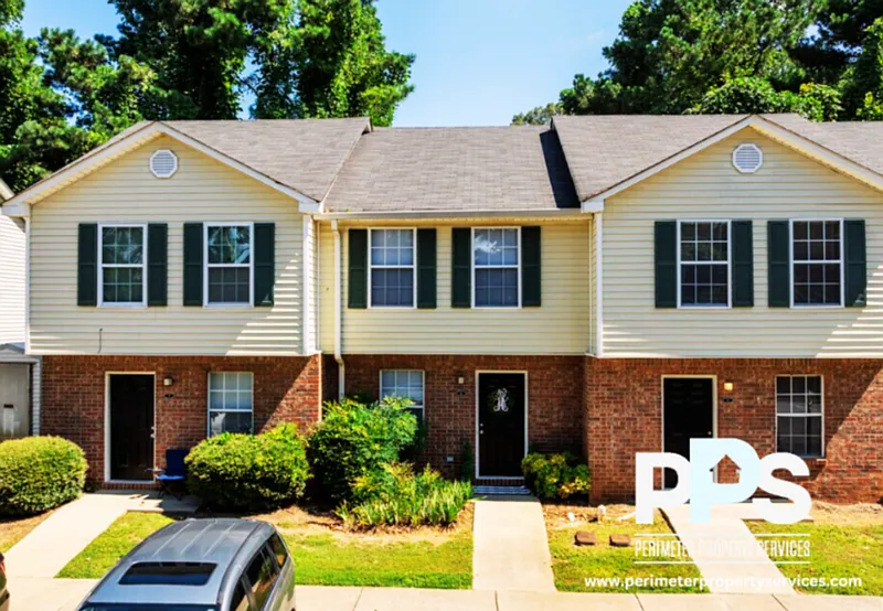 2 bed, 1.5 bath, 1200 sqft, $1,349 — Photo 2