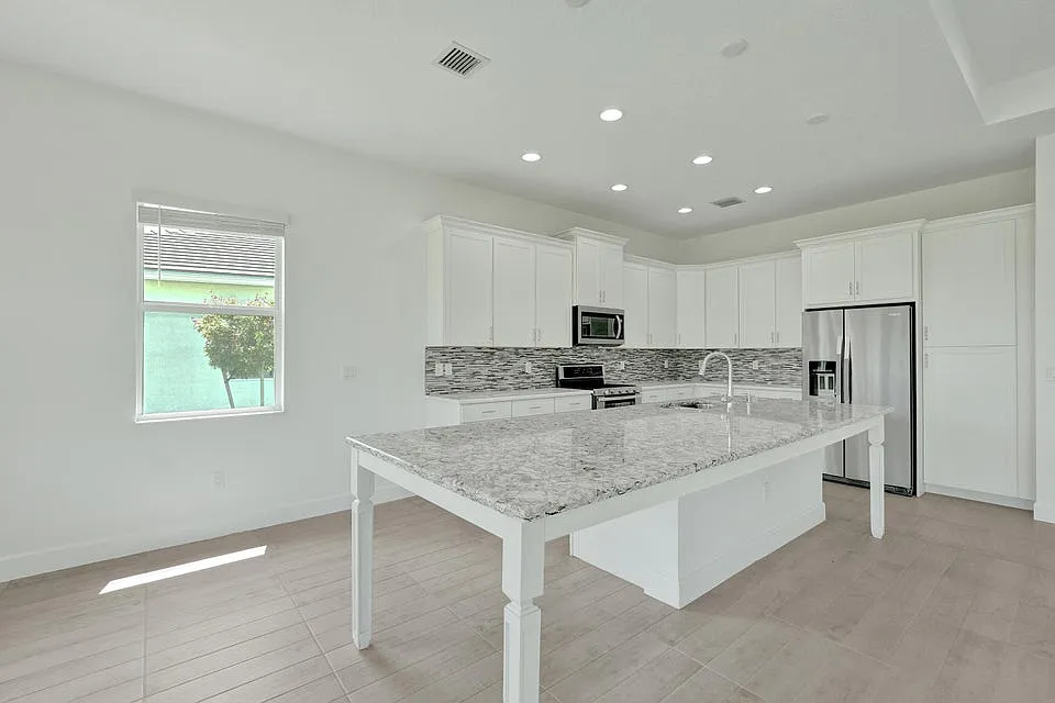 3 bed, 2.0 bath, $3,699 — Photo 4