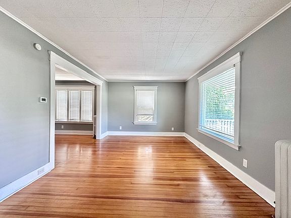 4th image of 49 Dutton St #1