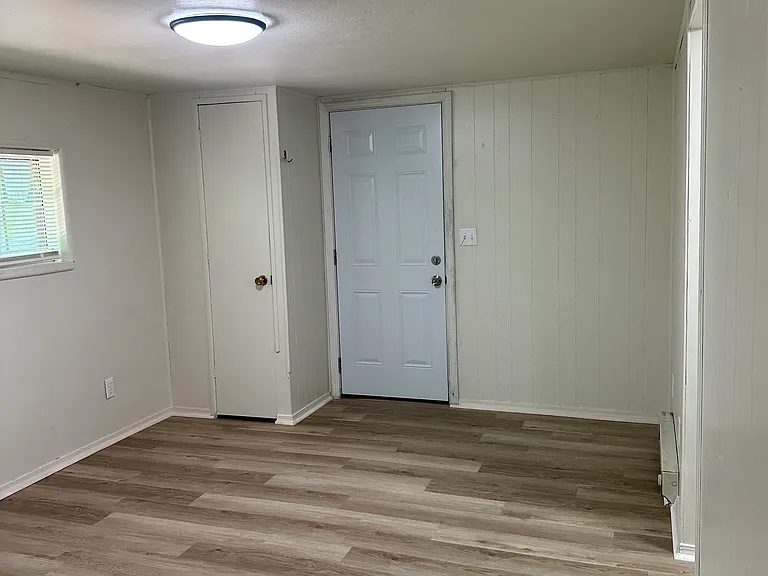 321 Landau Dr #323 — Photo 4