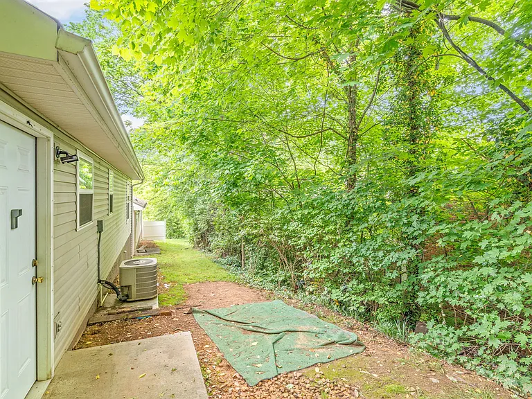 3518 Acorn Woods Way — Photo 18