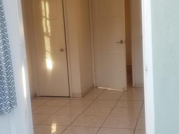 4th image of 1454 E Wilson Ave