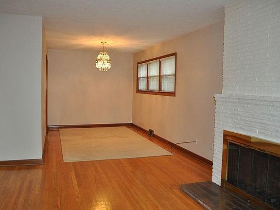 Living Room/Dining Room