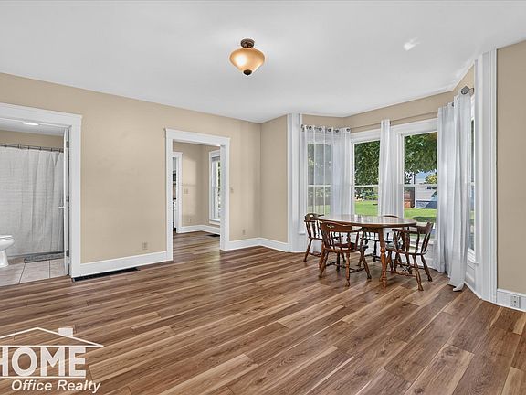 3rd image of 315 E Main St