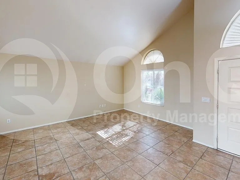 4314 E Frye Rd — Photo 7