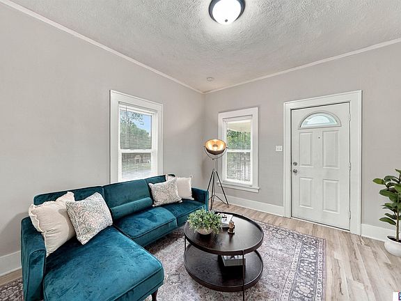 4th image of 880 3rd Ave