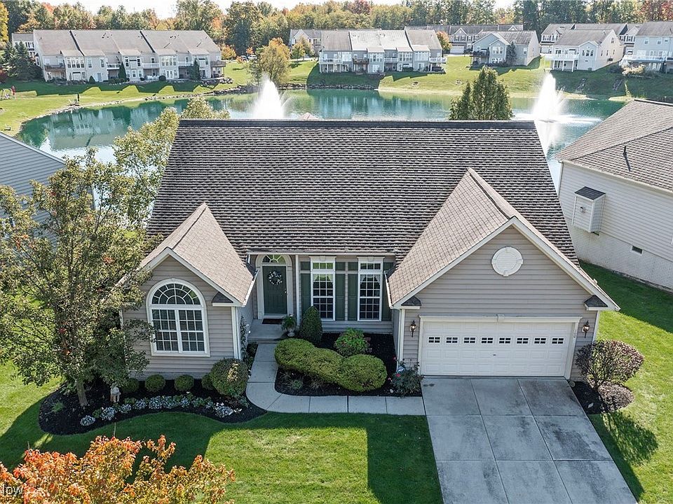 1st image of 160 Hidden Lake Ln