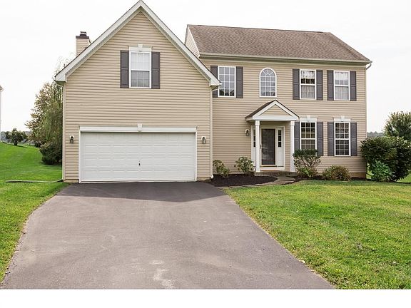 2nd image of 277 Hidden Creek Dr