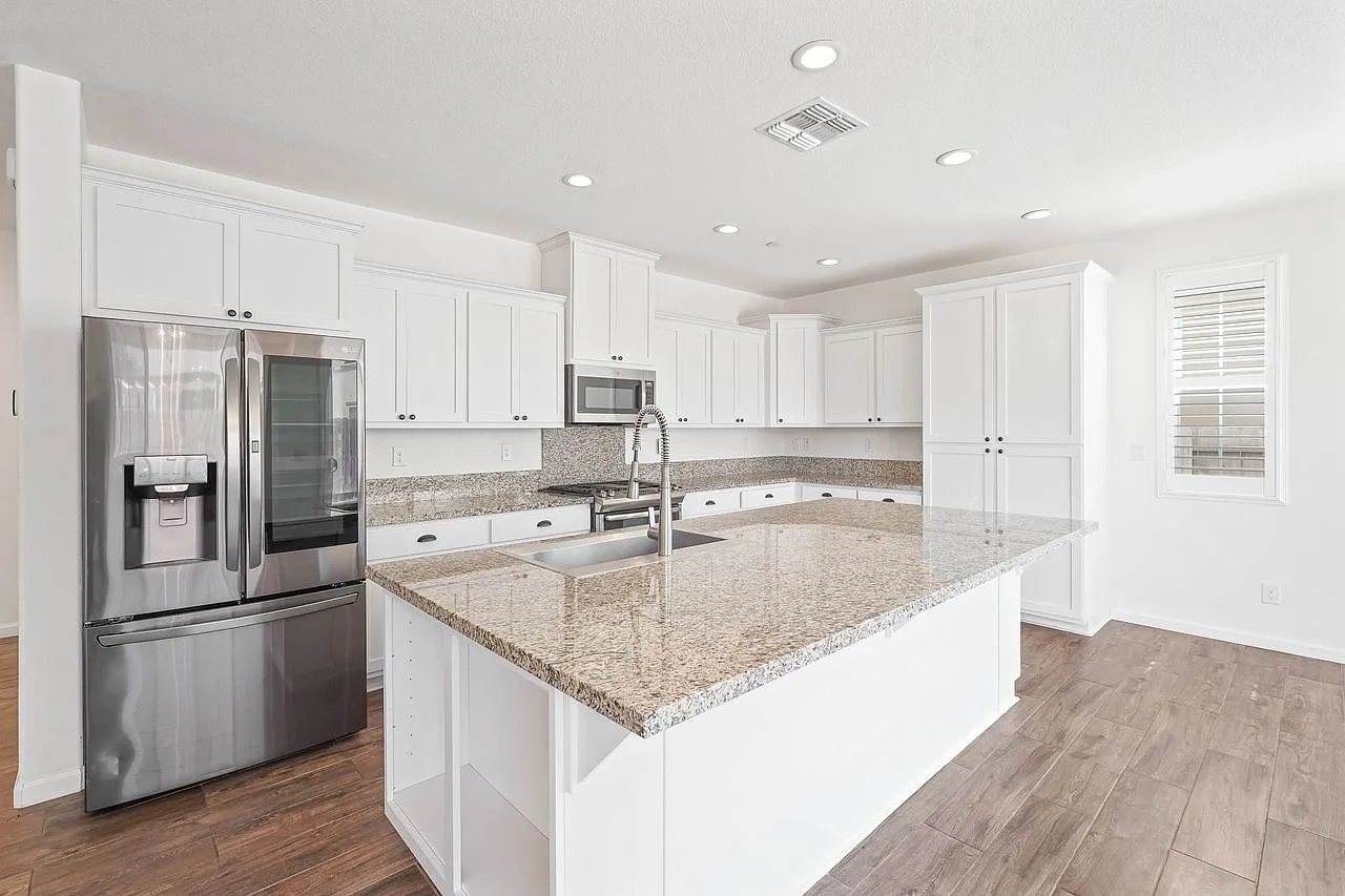 4 bed, 3.5 bath, 2150 sqft, $4,000 — Photo 4