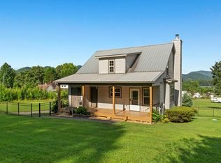 762 A&a Dr, Hiawassee, GA 30546