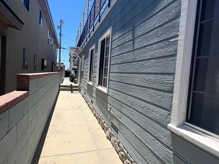 973 W 25th St #A — Photo 22
