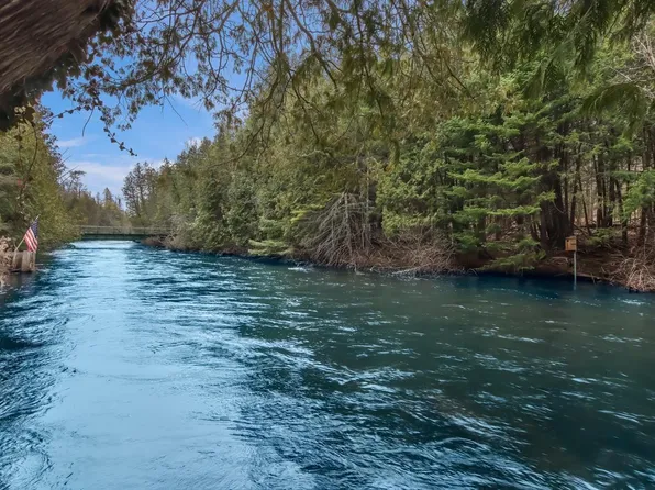 1590 River Dr, Traverse City, MI 49696