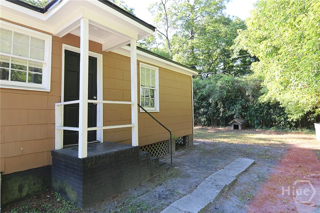 2 bed, 1.0 bath, 875 sqft, $1,650 — Photo 3