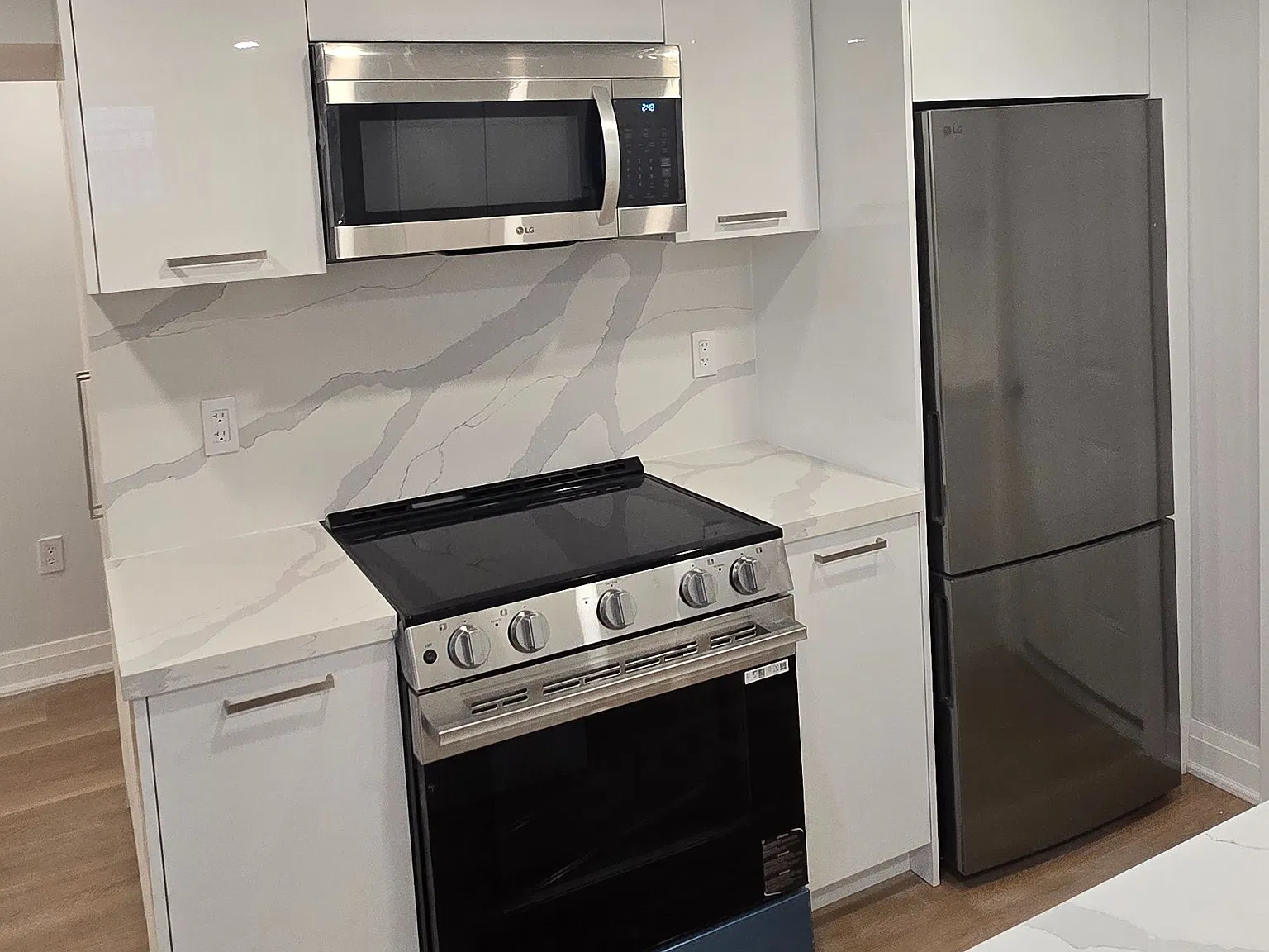 2 bed, $1,990 — Photo 2