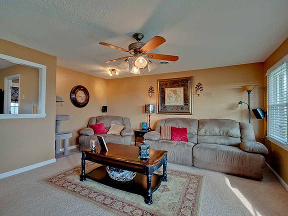 4th image of 30415 Clovis Dr