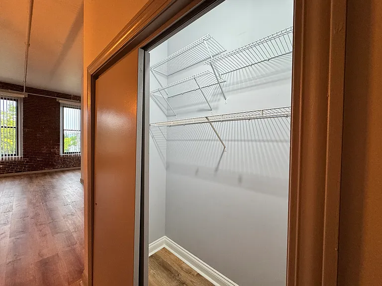 Delaware Lofts — Photo 11