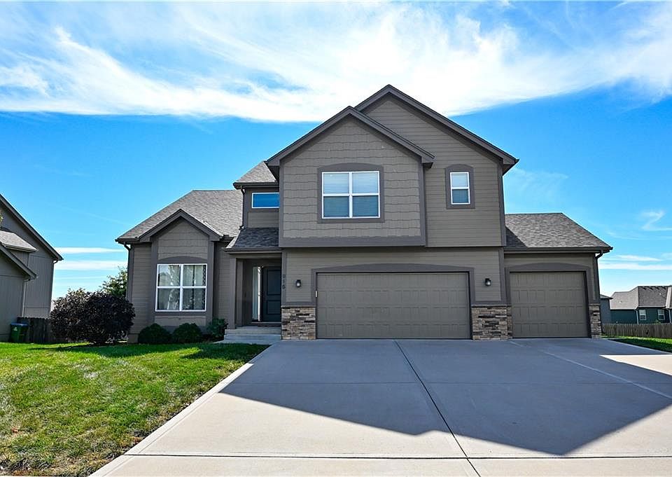 1st image of 915 Coyote Dr