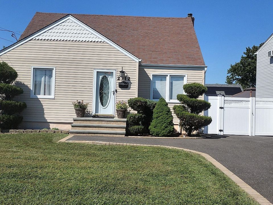 1st image of 2312 Maple Street