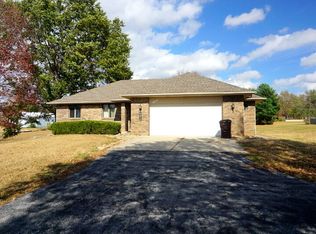 1329 W Gooch Rd, Nixa, MO 65714
