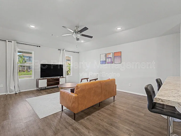 946 E Sparrow Cir — Photo 9