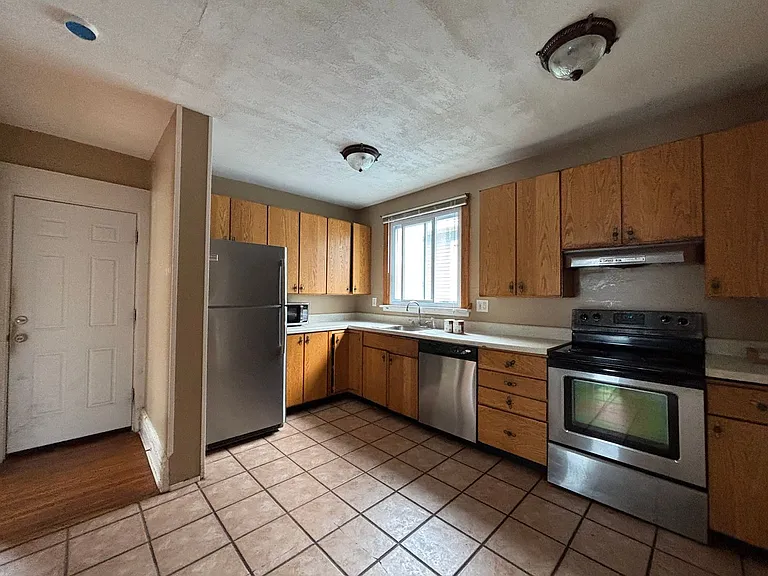 27 Vick Park #B — Photo 18