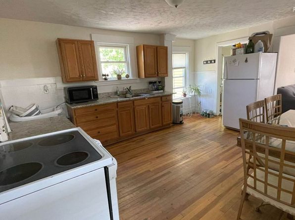 18 Cedar St FLOOR 2