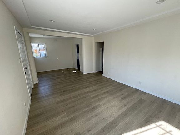 2nd image of 6205-6213 Crenshaw Blvd #6211