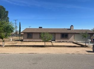 21828 Ojai Rd, Apple Valley, CA 92308