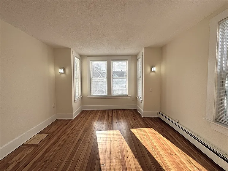405 Ferry St #3 — Photo 3
