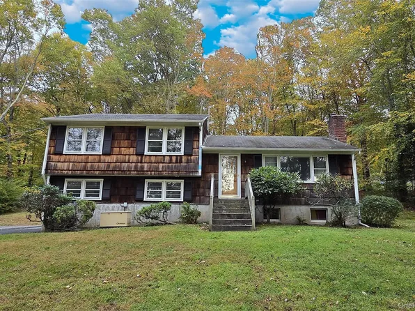 28 Carolyn Way, Somers, NY 10589