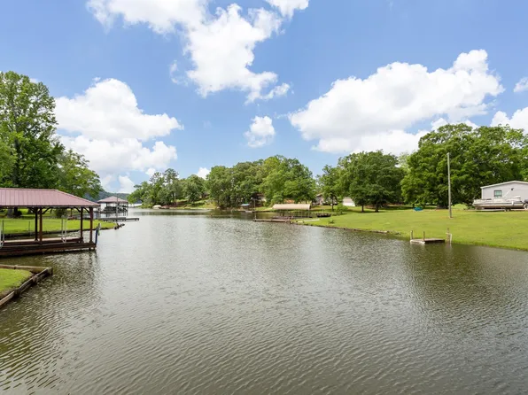 200 W Lake Hill Dr, Talladega, AL 35160