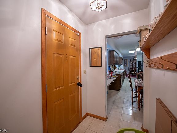 4th image of 1779 Sunset Ln SE
