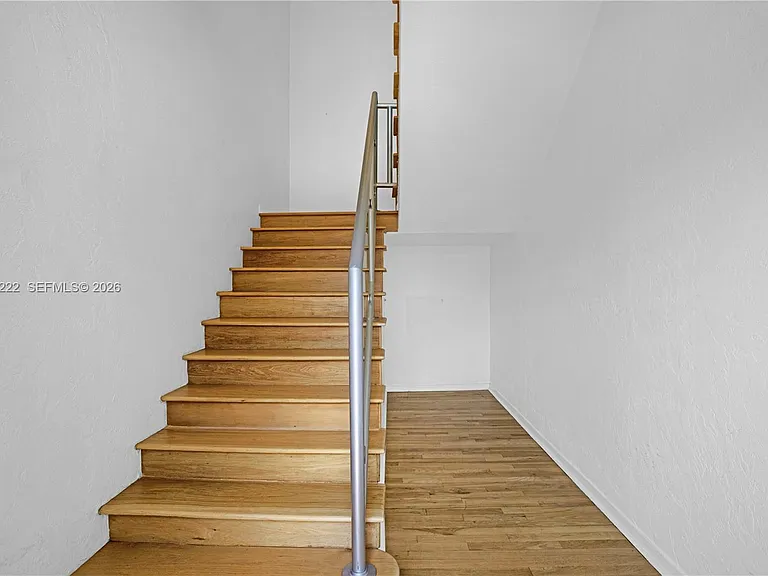1600 Michigan Ave #6 — Photo 2