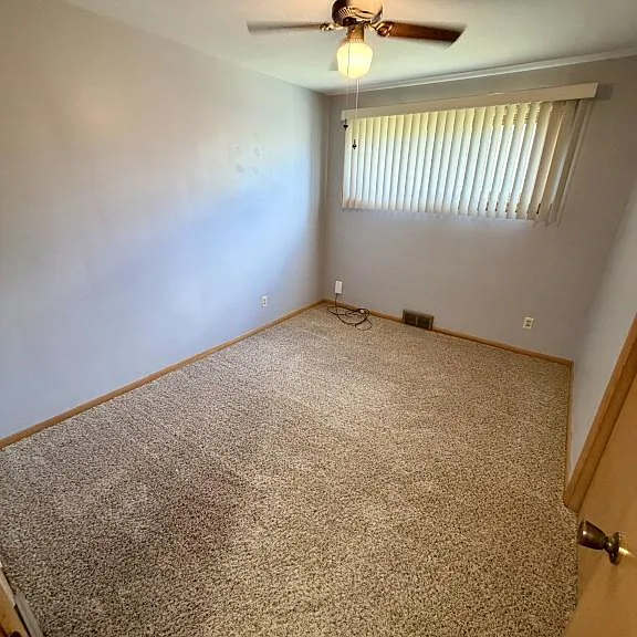 521 Collins Ave — Photo 14