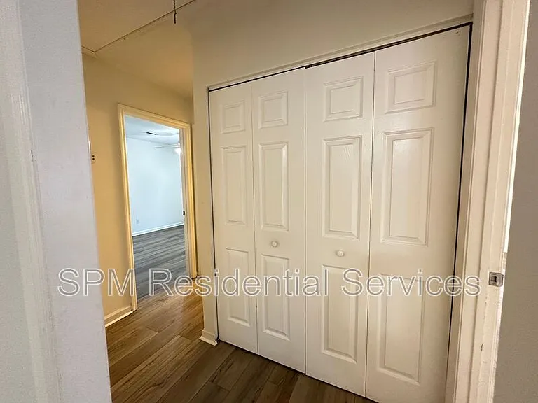 581 Parkway Blvd — Photo 11