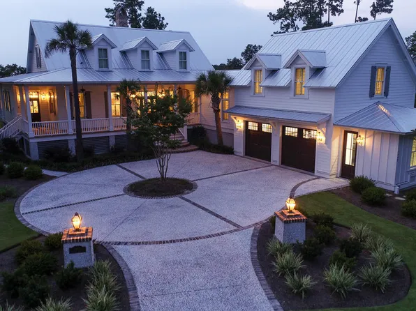 1448 Gleasons Landing Dr, Saint Helena Island, SC 29920