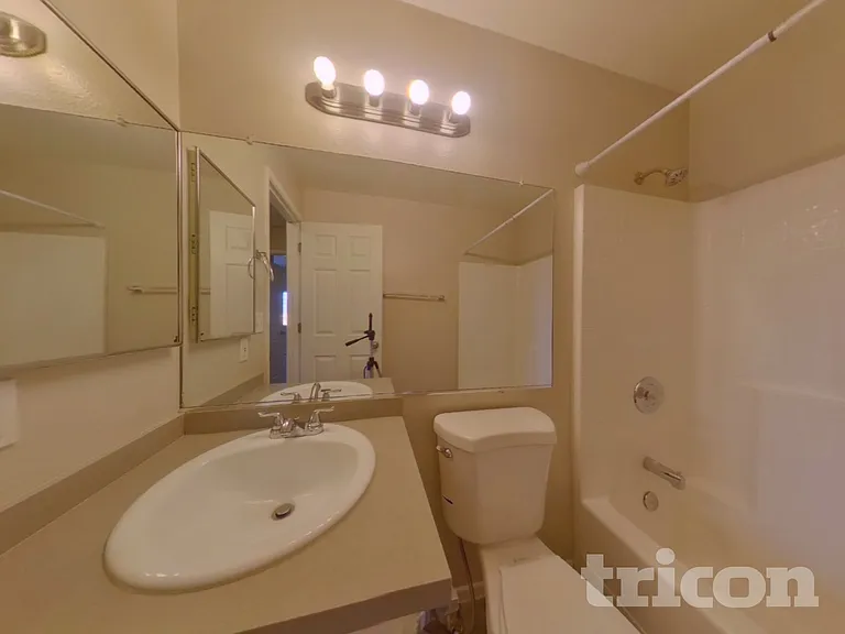 8475 Sopwith Blvd — Photo 15