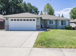 1350 Andrew Dr, Medford, OR 97501