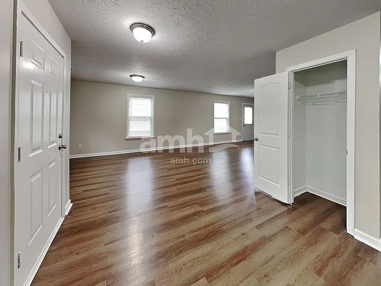 2364 Blackthorn Dr — Photo 4