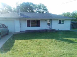 122 E Oakwood Rd, East Peoria, IL 61611