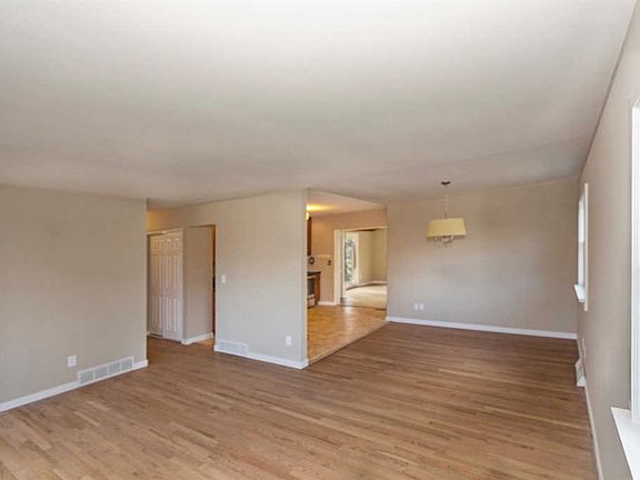4th image of 8873 Cynthia Ct