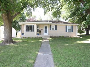 6403 School St, Windsor Heights, IA 50324