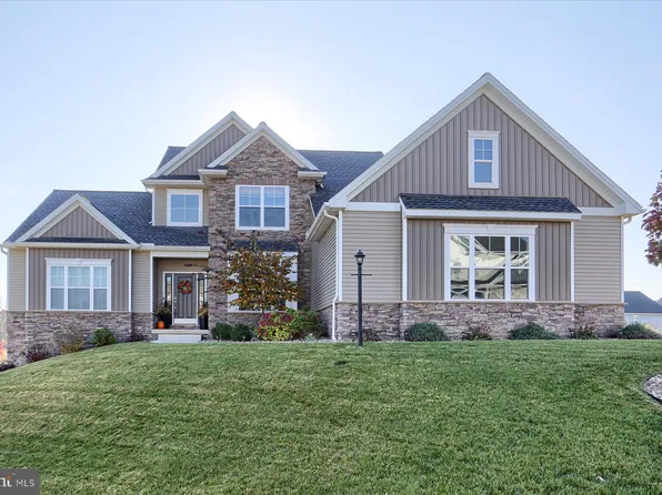 2083 N Autumn Chase Dr, Mechanicsburg, PA 17055