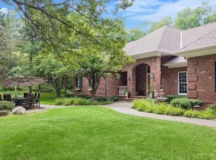 1959 Pine Ridge Dr, West Saint Paul, MN 55118