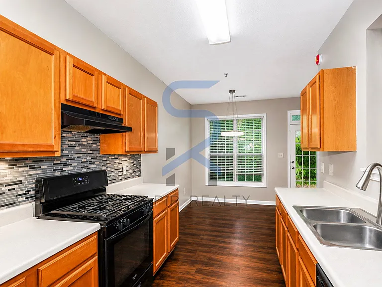 2552 Avery Park Cir — Photo 12