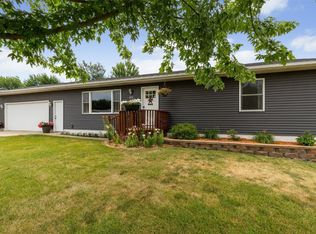 212 Autumn St SW, Shellsburg, IA 52332