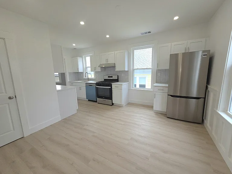 12 Mount Vernon St #2 — Photo 5