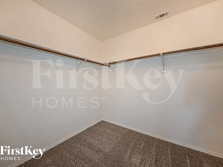 2803 Englenook Dr — Photo 9
