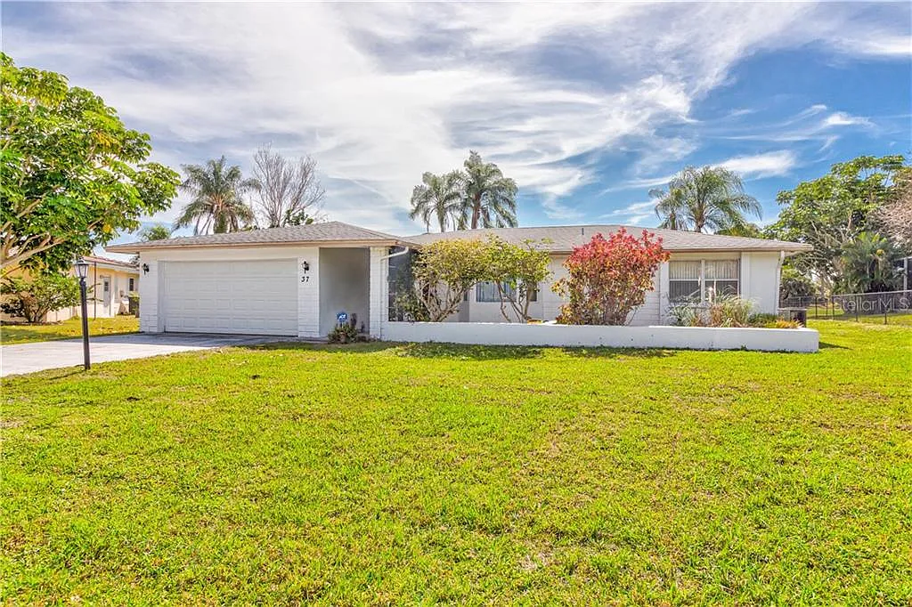 3 bed, 2.0 bath, 1321 sqft, $4,000 — Photo 1