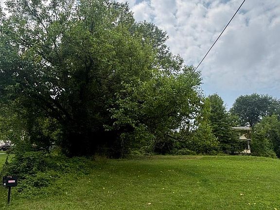 2nd image of 5808 Race Rd